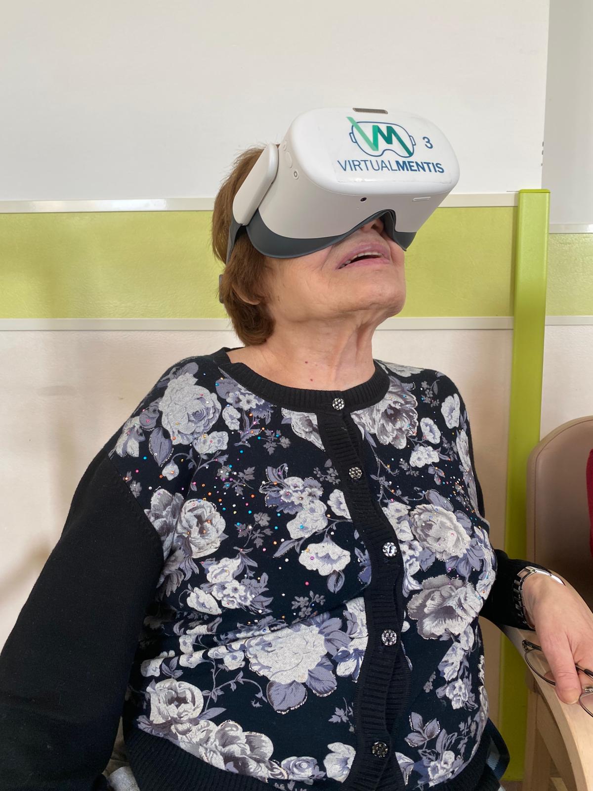 Operatrice Virtualmentis con Ospite in piccolo gruppo