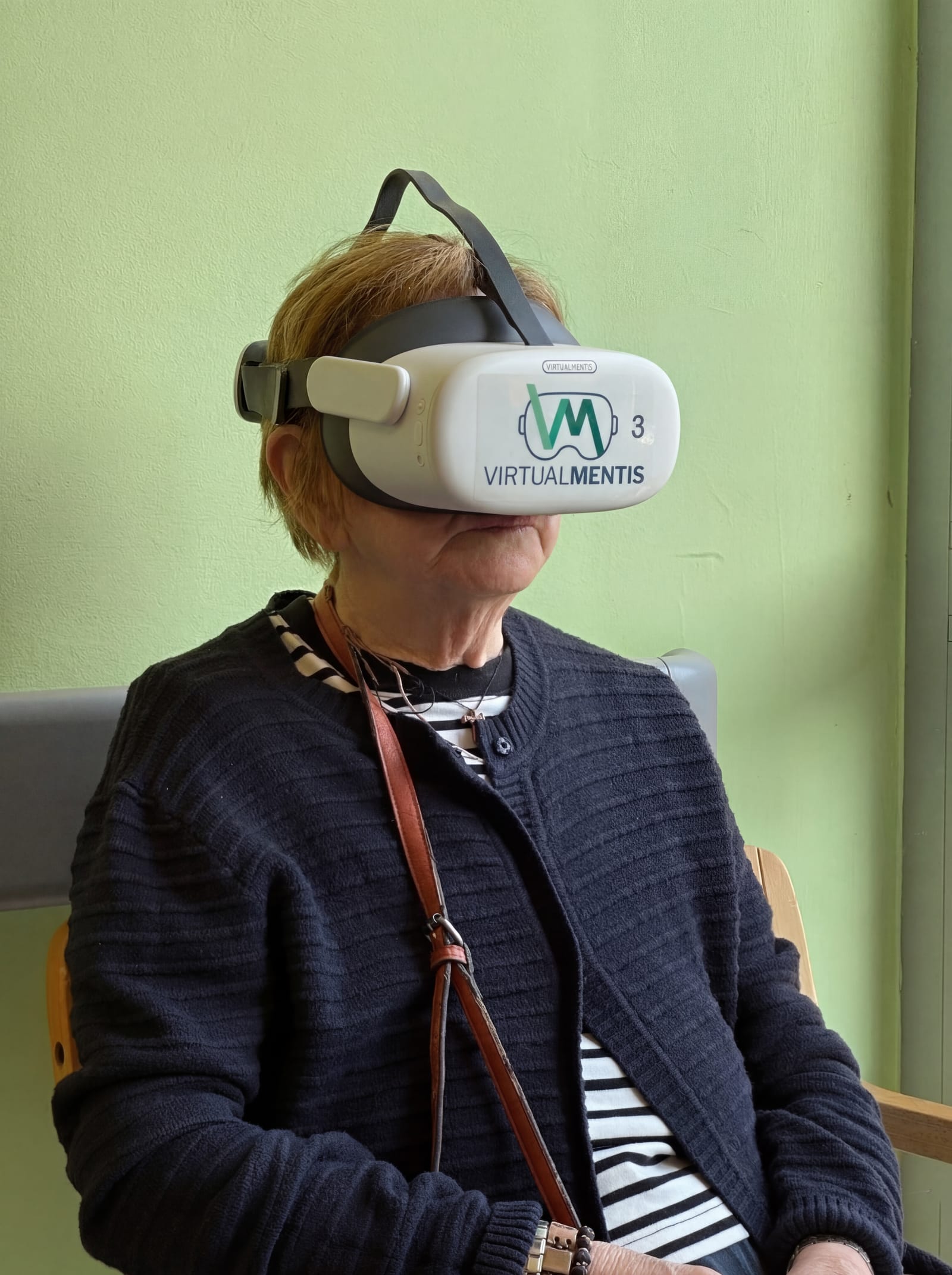 Ospite durante un momento di coinvolgimento con l'operatrice Virtualmentis